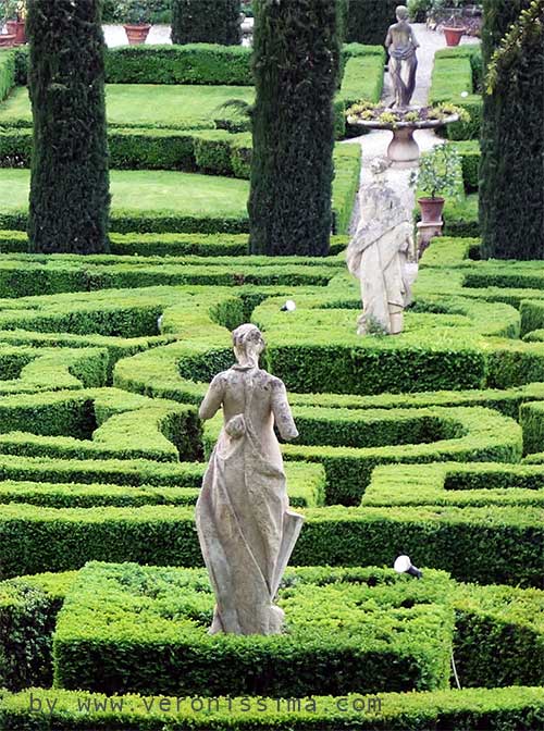 Boxwood maze inside Giusti gardens in Verona