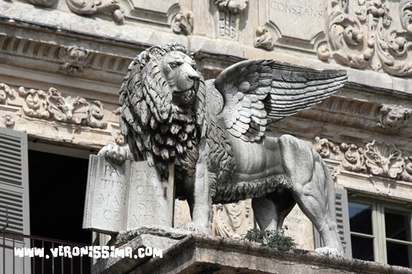 Lion ailé, emblème de Saint Marc Verone