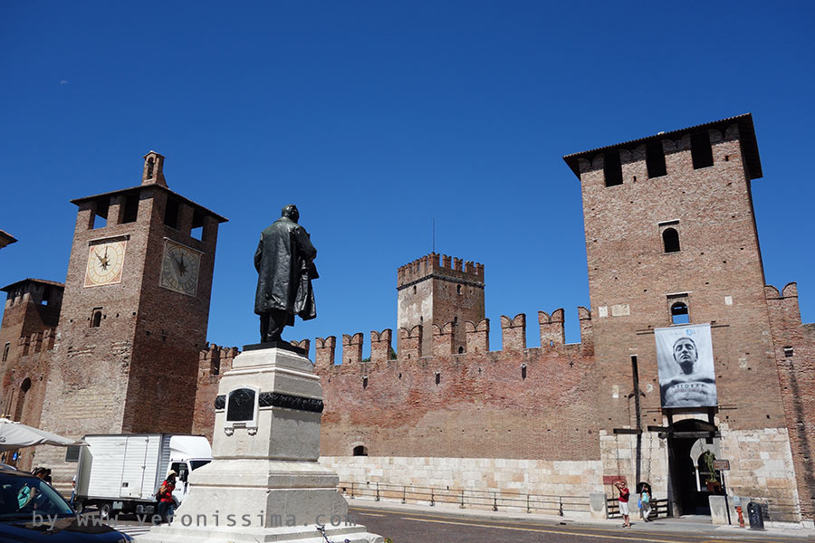 La facciata esterna di Castelvecchio