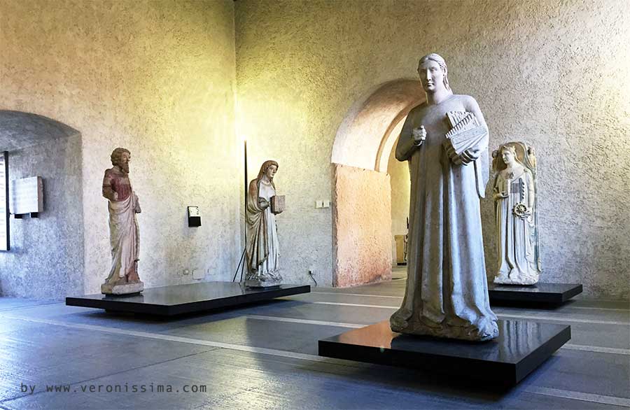 La sala dedicata alla scultura medievale