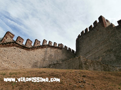 cortile castello di soave