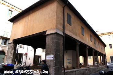 corte sgarzerie, l'antico mercato delle lane di verona