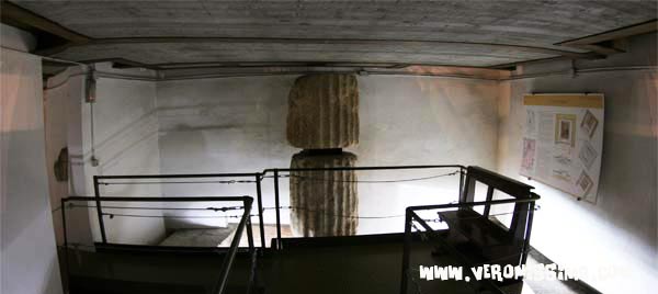 Una colonna del capitolium nel sito sotterraneo di palazzo Maffei