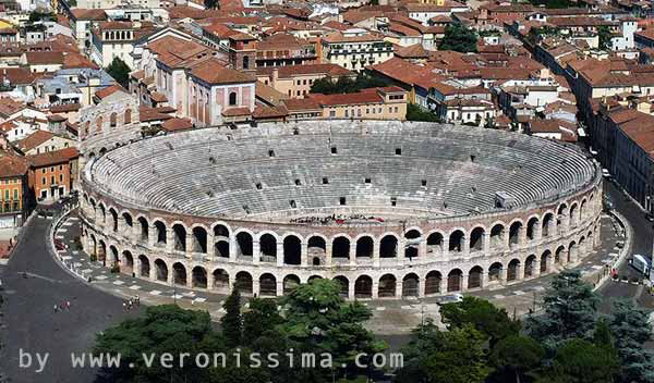 L'Arena di Verona dall'alto