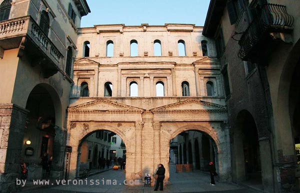 Porta Borsari