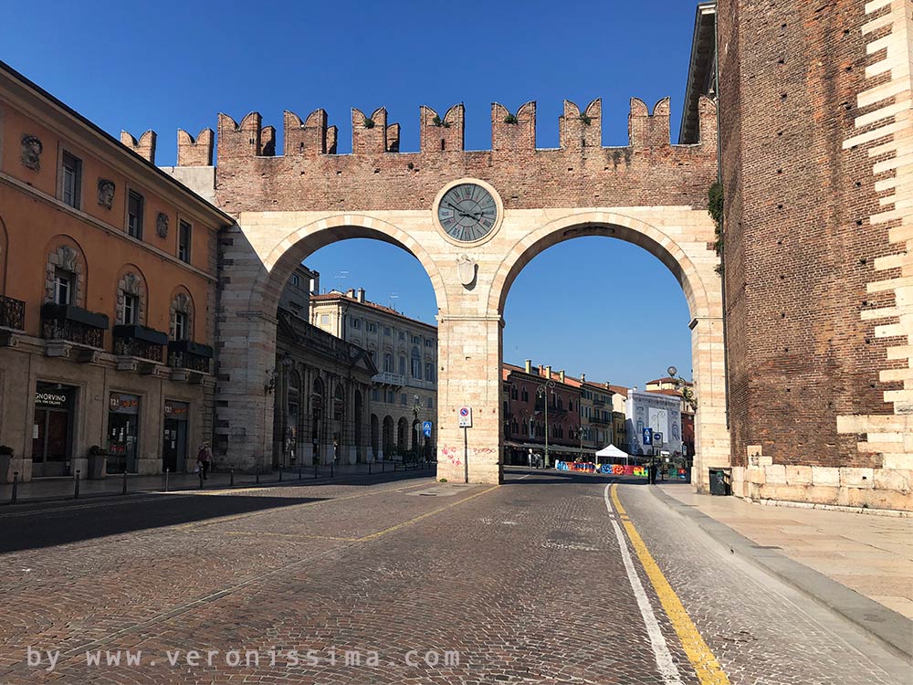 Bra gates in the middle age wall of Verona