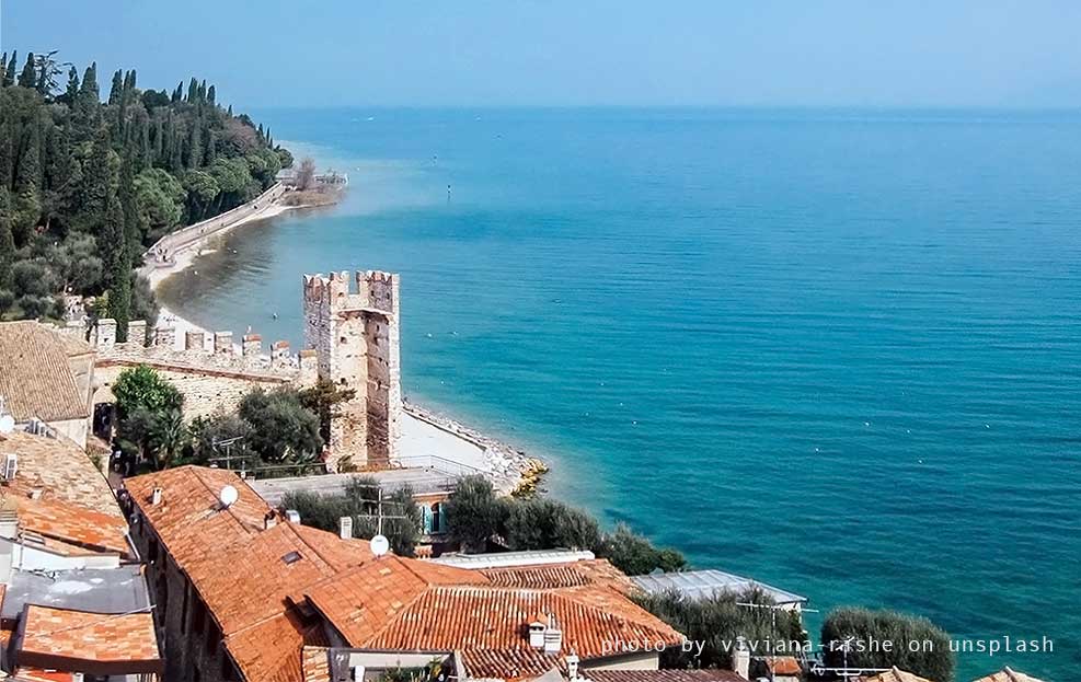 Passeggiata panoramica lungolago a Sirmione