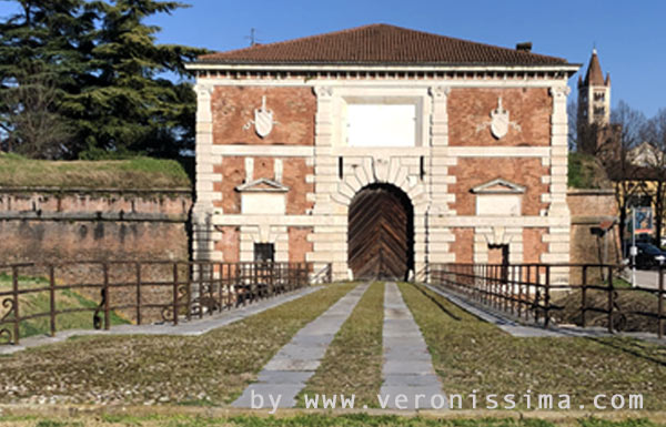 Porta San Zeno