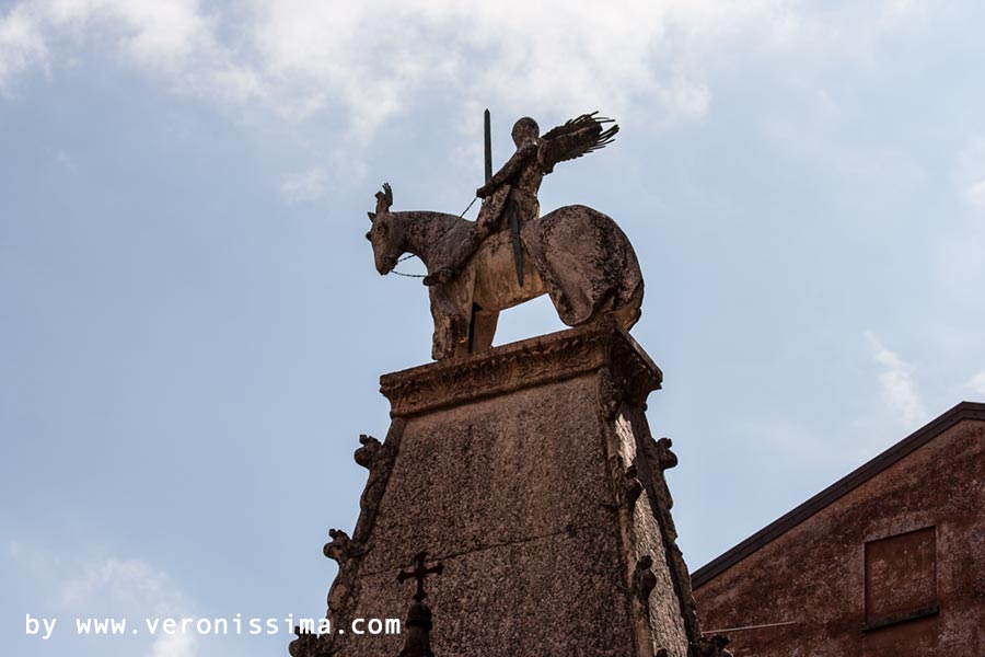 statua equestre di Cangrande della Scala sulle Arche Scaligere