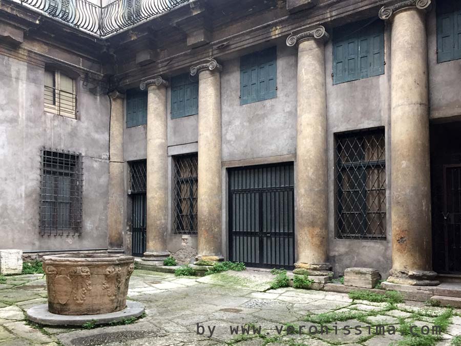 colonnato interno di palazzo della Torre a Verona