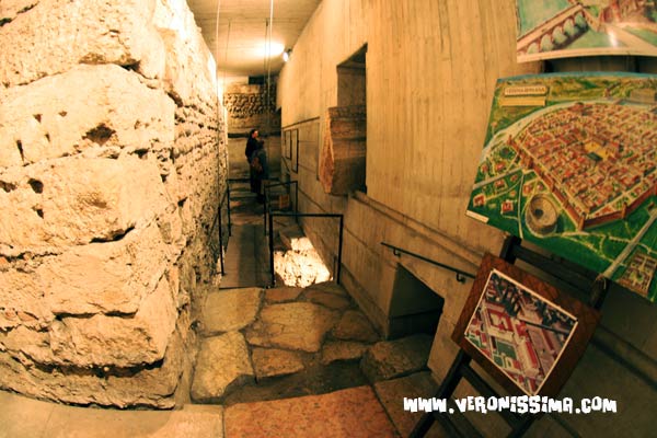 Resti della curia, di una strada romana e di una casa torre