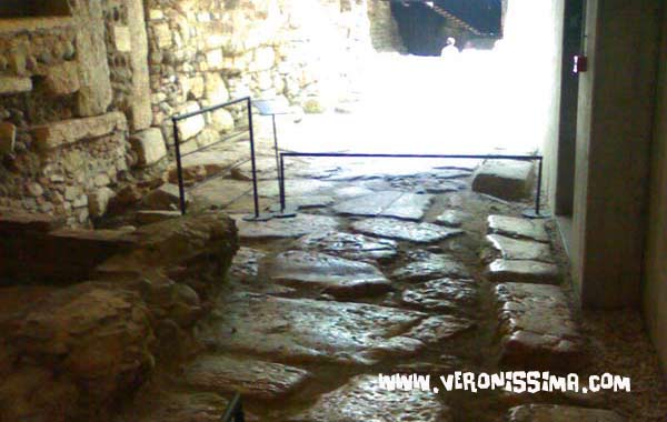 selciato di via romana urbana