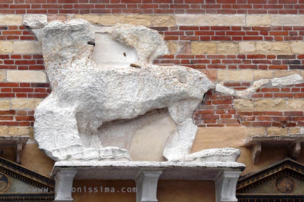 La scultura del Leone di San Marco distrutta dai Francesi