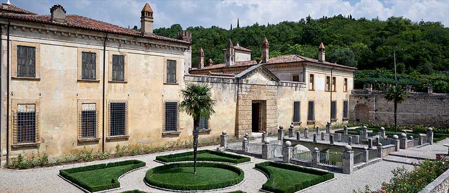 il retro della facciata di villa della Torre in Valpolicella