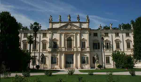 Villa Mosconi Bertani