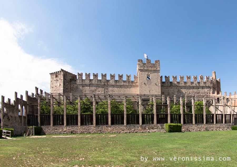 Il castello di Torri del Benaco