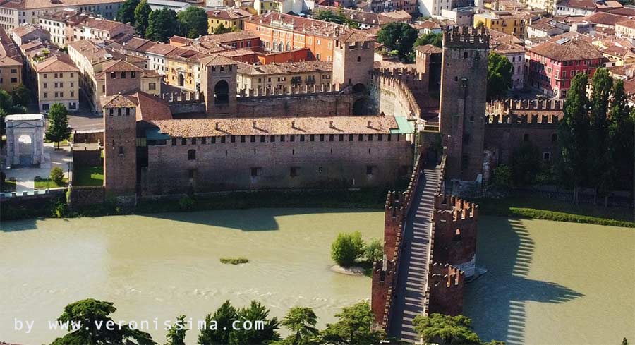 Il retro di Castelvecchio con il ponte Scaligero