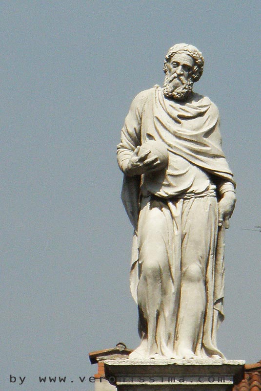 Statua di Girolamo Fracastoro
