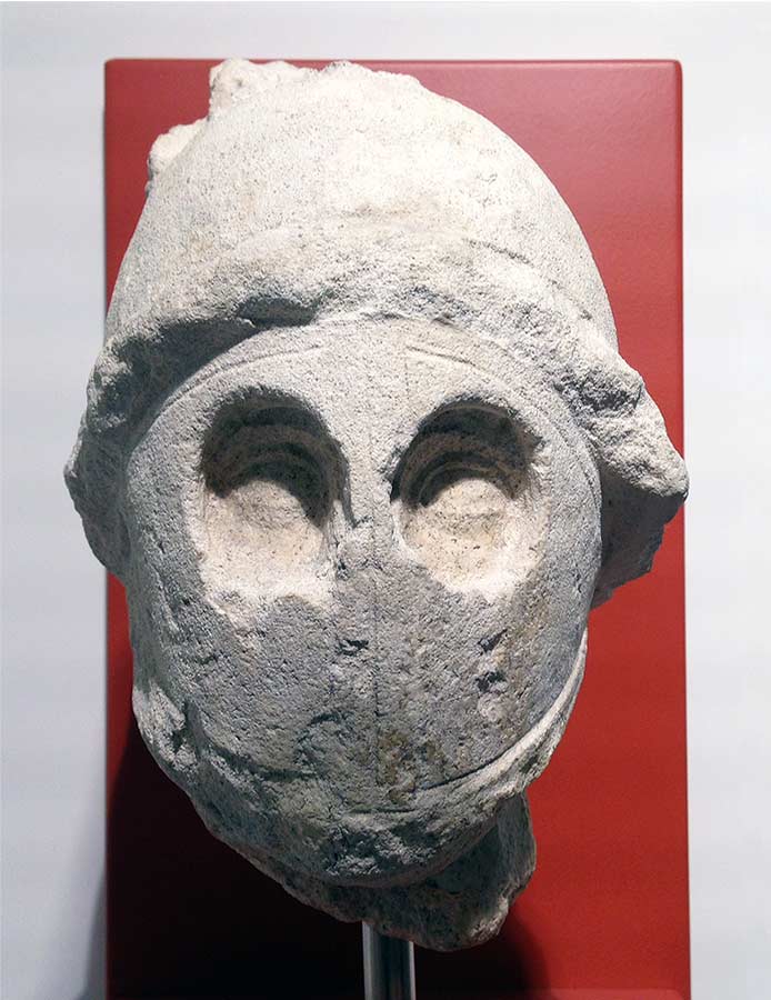 scultura di testa di secutor al museo archeologico di verona